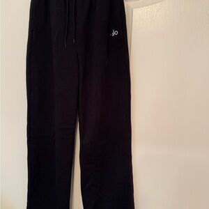 Alo womens logo sweatpants. Tag removed